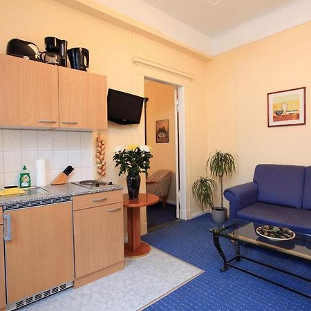 Bed and Breakfast Ark am Hauptbahnhof Berlin Zimmer foto
